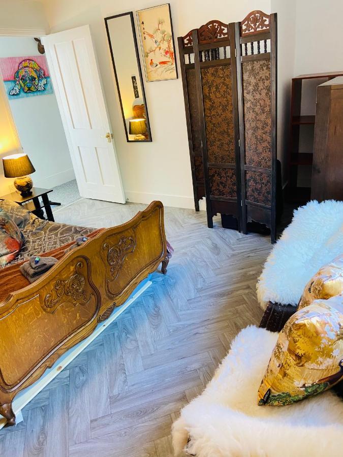 Funky Cozy Cottage With Outside Space อีสต์บอร์น ภายนอก รูปภาพ