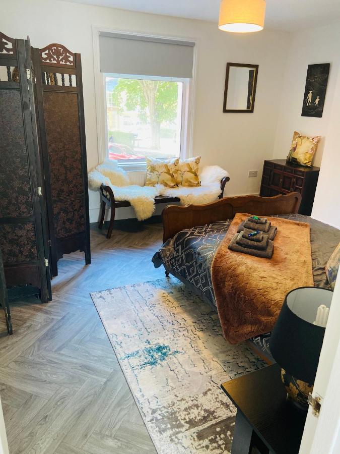 Funky Cozy Cottage With Outside Space อีสต์บอร์น ภายนอก รูปภาพ