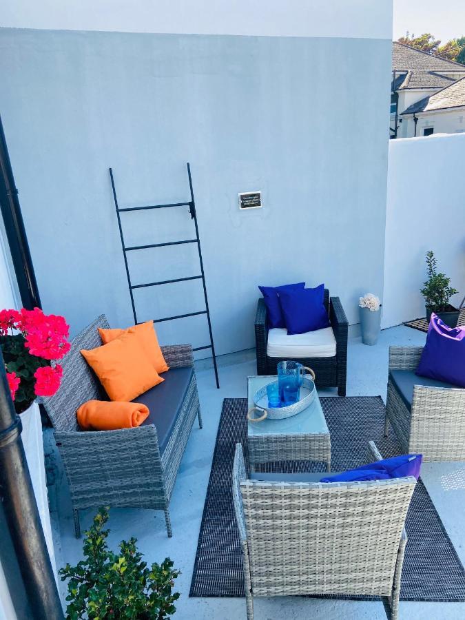 Funky Cozy Cottage With Outside Space อีสต์บอร์น ภายนอก รูปภาพ